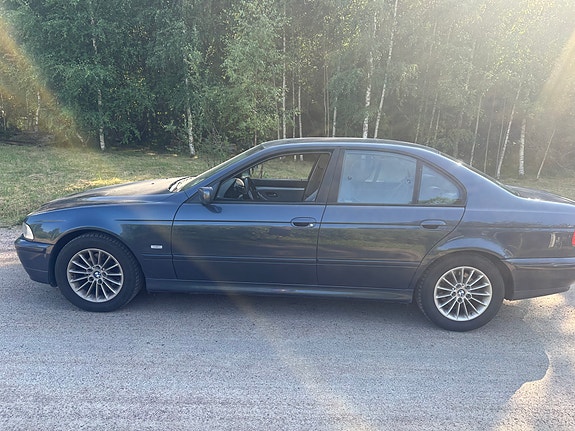 BMW 520i 5 of 15