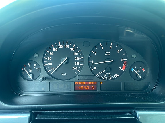 BMW 520i 10 of 15