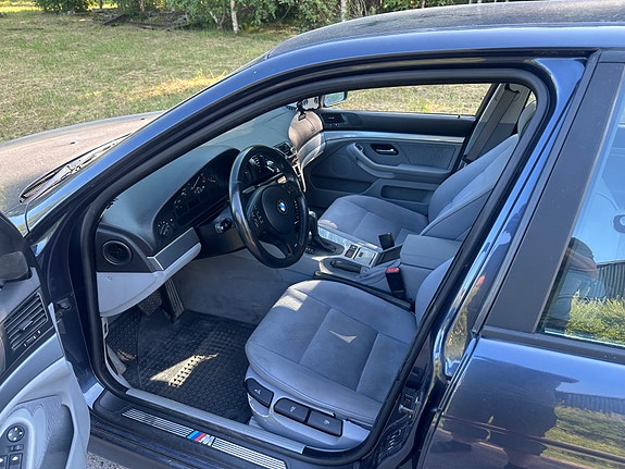 BMW 520i 13 of 15