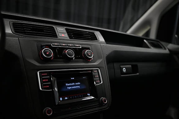 Volkswagen Caddy 27 of 30