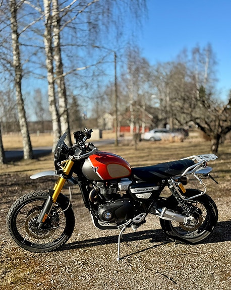 Triumph SCRAMBLER 1200 XE 2 of 4