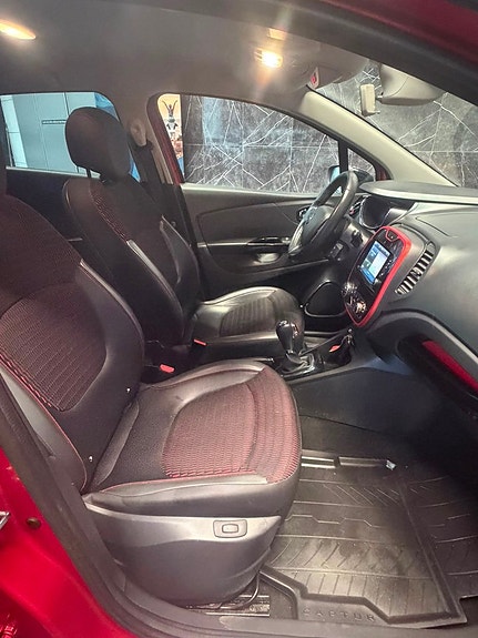 Renault Captur 15 of 22