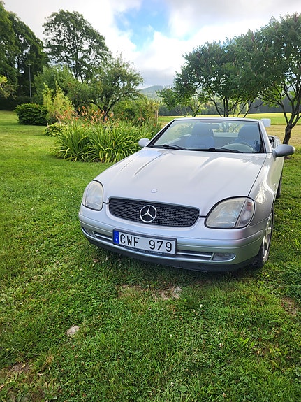 Mercedes-Benz SLK230 8 of 9