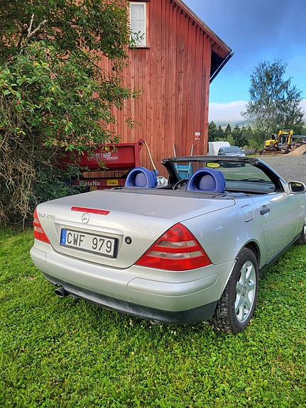 Mercedes-Benz SLK230 2 of 9