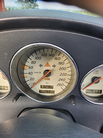 Mercedes-Benz SLK230 7 of 9