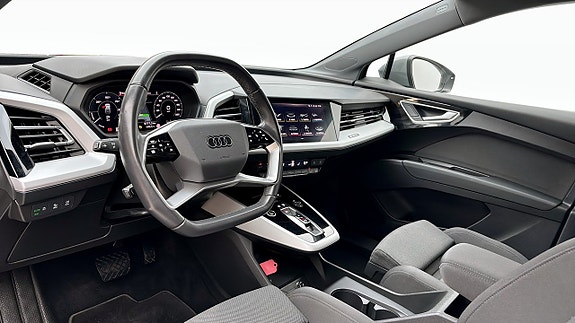 Audi Q4 e-tron 7 of 15