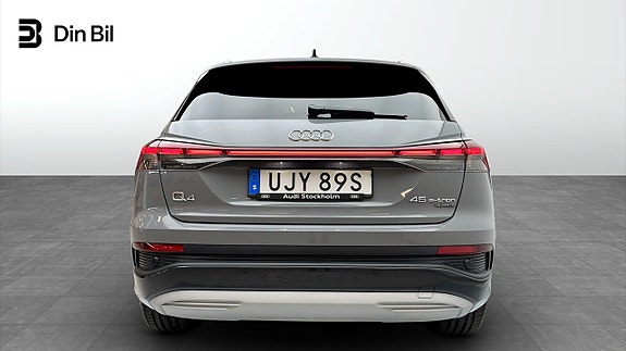 Audi Q4 e-tron 5 of 15