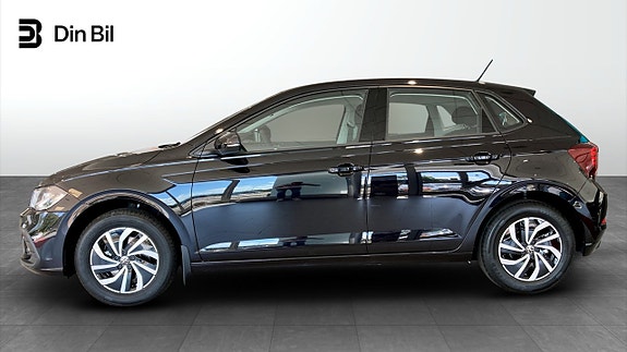 Volkswagen Polo 2 of 12