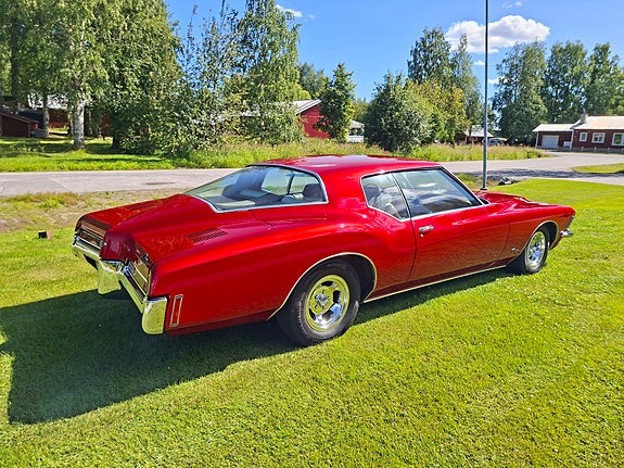 Buick Riviera 4 of 22