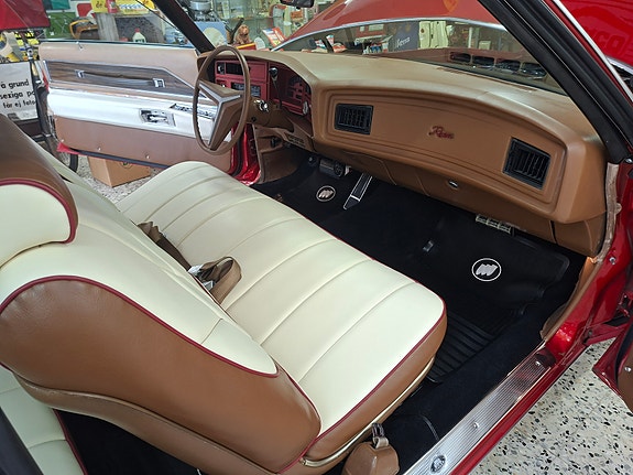Buick Riviera 14 of 22