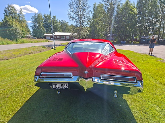 Buick Riviera 5 of 22