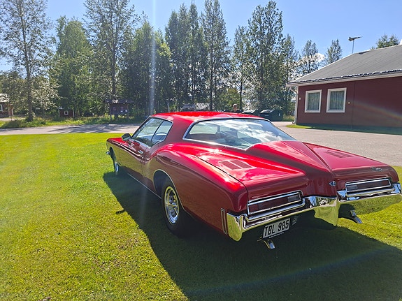 Buick Riviera 3 of 22