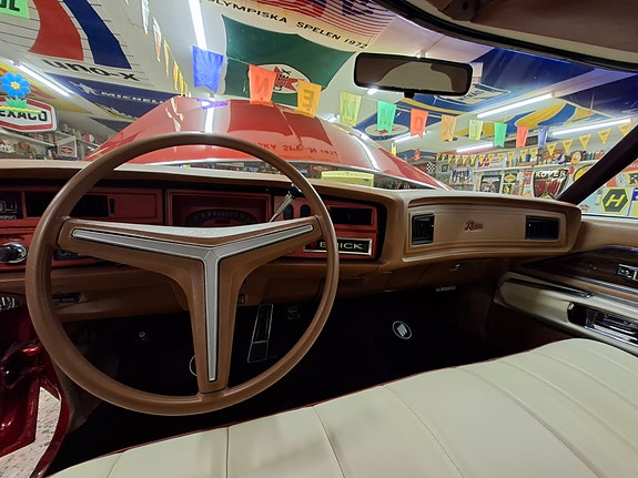 Buick Riviera 13 of 22