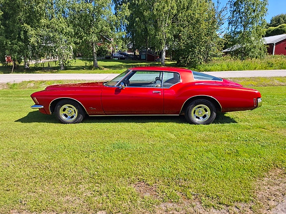Buick Riviera 10 of 22