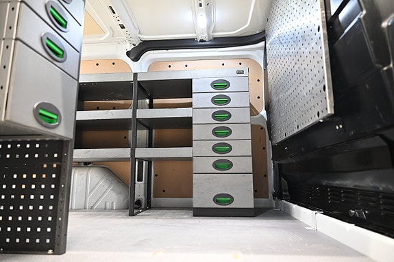 Ford Transit Custom 14 of 30