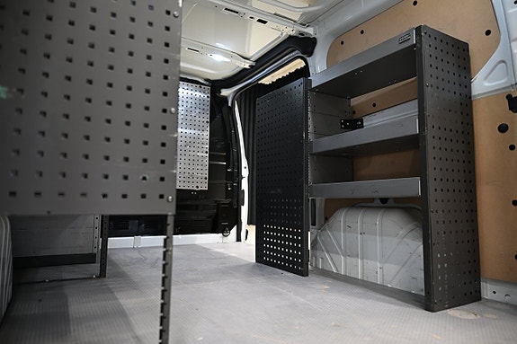 Ford Transit Custom 12 of 30