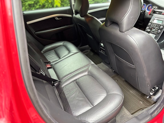 Volvo V70 7 of 16