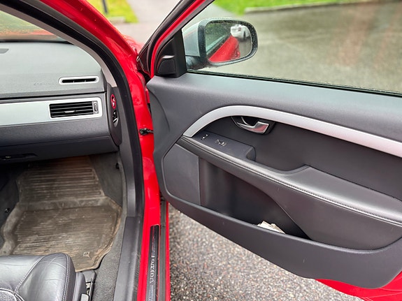 Volvo V70 9 of 16
