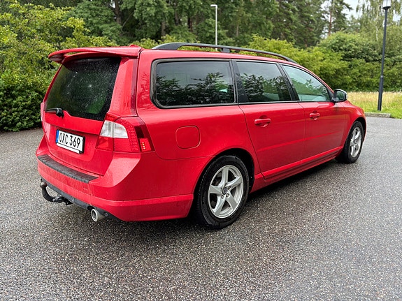 Volvo V70 4 of 16