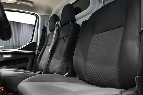 Ford Transit Custom 24 of 28