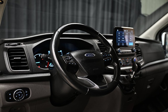 Ford Transit Custom 11 of 28