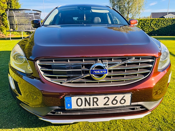 Volvo XC60 3 of 9