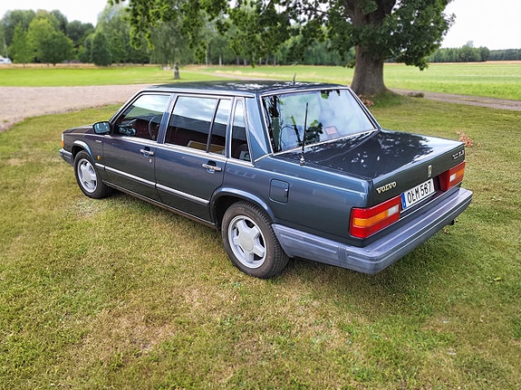 Volvo 740 3 of 10