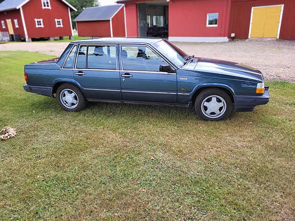 Volvo 740 2 of 10