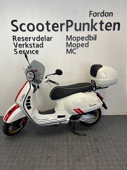 Vespa Gts 300 Racing Sixties HPE "SÅLD"