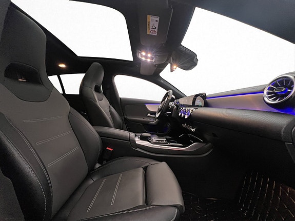 Mercedes-Benz CLA35 12 of 30