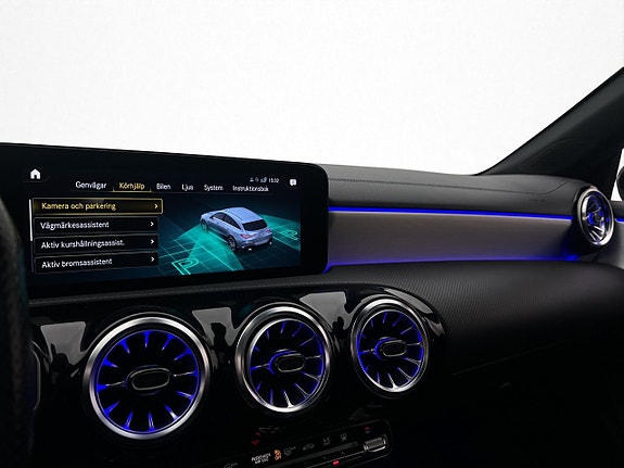 Mercedes-Benz CLA35 27 of 30