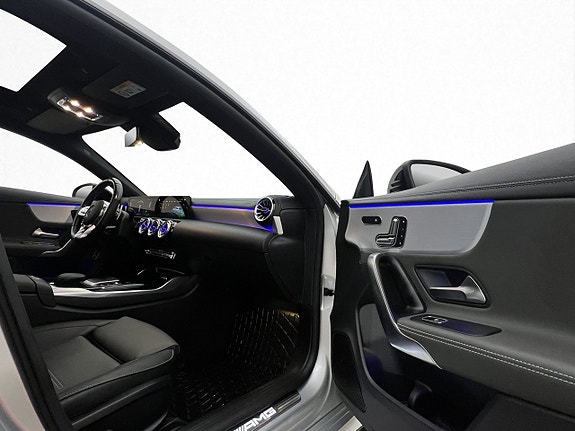 Mercedes-Benz CLA35 13 of 30