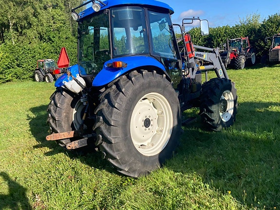 New Holland TD80D med lastare ENDAST 1328 timmar 6 of 12
