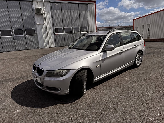 BMW 320d 3 of 12
