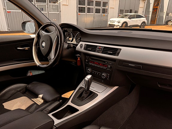 BMW 320d 9 of 12