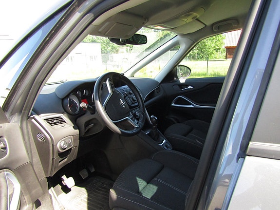 Opel Zafira Tourer 6 of 12