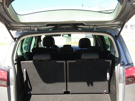 Opel Zafira Tourer 9 of 12