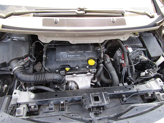 Opel Zafira Tourer 11 of 12