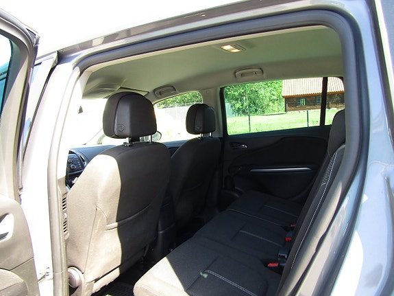 Opel Zafira Tourer 8 of 12