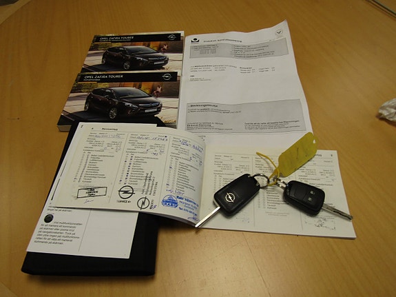 Opel Zafira Tourer 12 of 12
