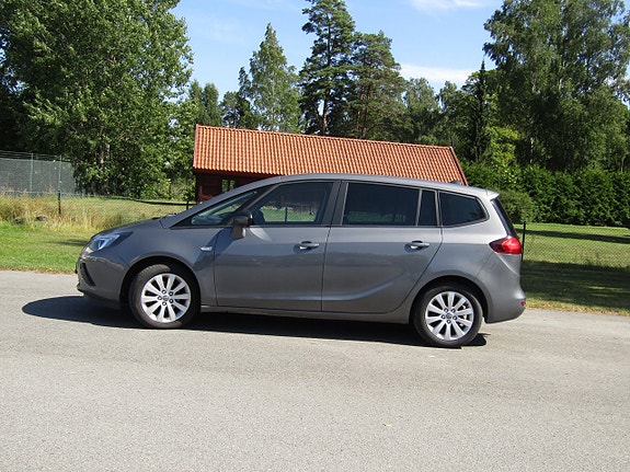 Opel Zafira Tourer 4 of 12