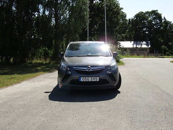 Opel Zafira Tourer 2 of 12