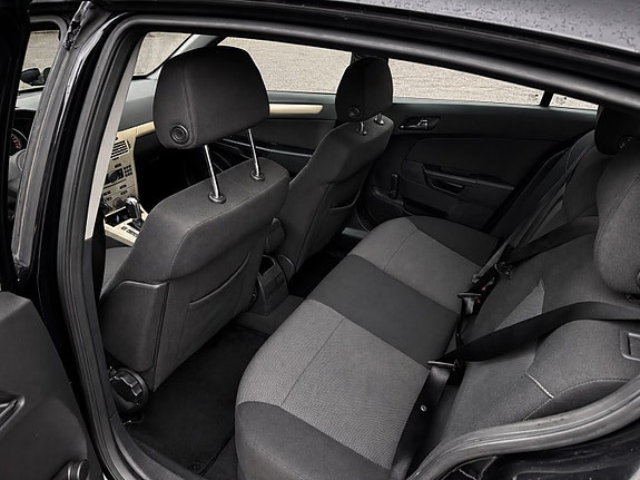 Opel Astra 10 of 10