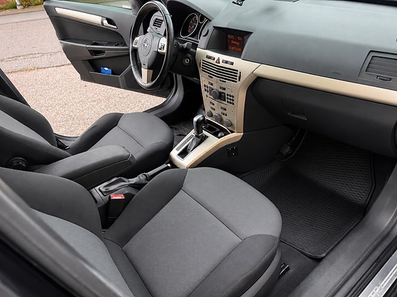 Opel Astra 6 of 10