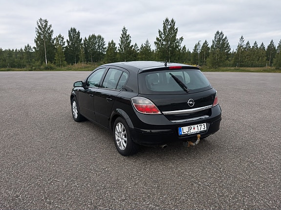 Opel Astra 4 of 10