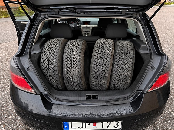Opel Astra 9 of 10