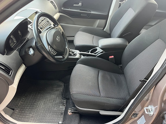 Kia Ceed 3 of 6