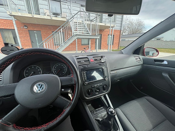 Volkswagen Golf V 9 of 13