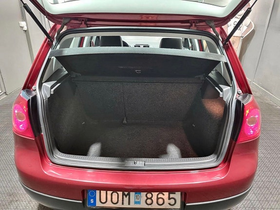 Volkswagen Golf V 13 of 13