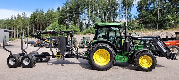 Skogsekipage John Deere 5090M / Palms 8 ton med kran 3.61 7 of 12